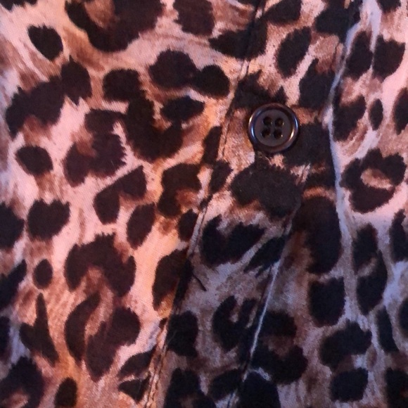 Pure Energy size  large leopard print button down with mandarin collar - Picture 11 of 13